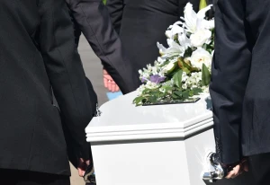 Jak przygotować wzruszającą mowę pogrzebową?