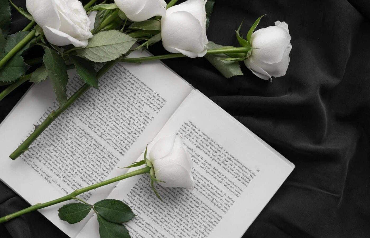 Pamiątki po zmarłych i personalizacja ceremonii pogrzebowej